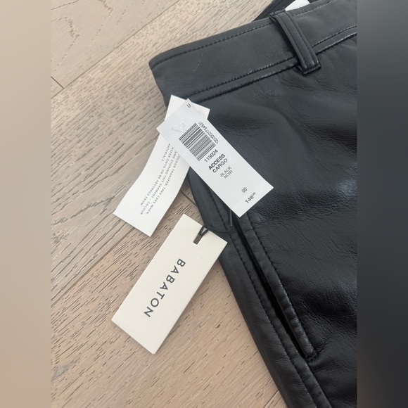 ARITZIA Relaxed Vegan Leather Access cargo pants - Picture 10 of 13